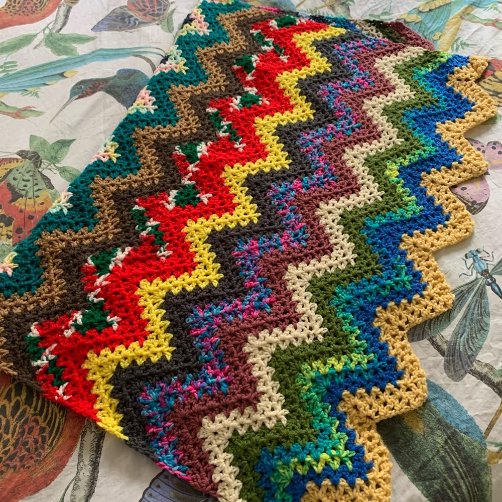 Handmade crochet 70’s style throw blanket - Picture 2 of 3